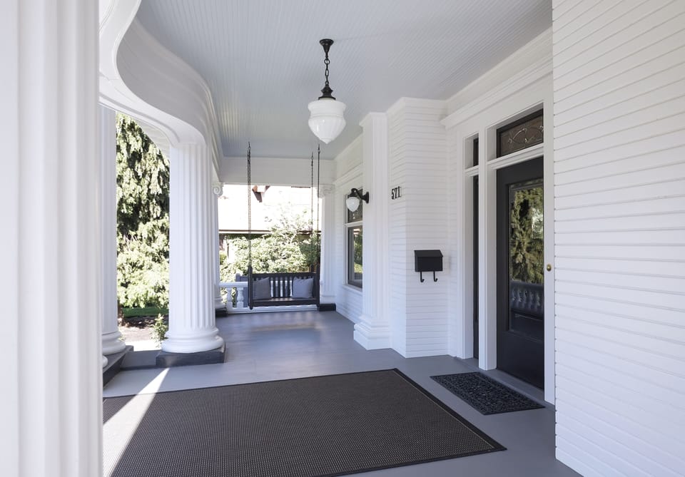 The grand front porch, built in 1909. 