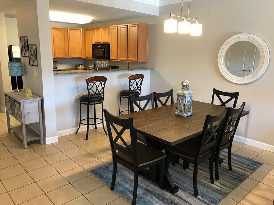 Another view of the dining table, with the bar stools!