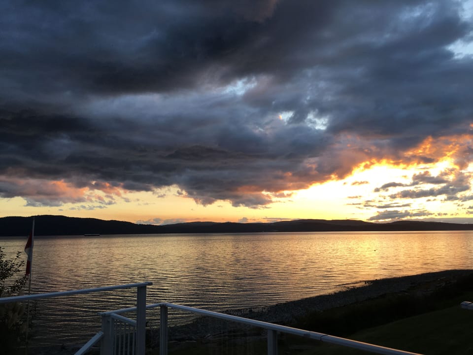  Wonderful Waterfront Family Home in Powell River~ Outstanding Views!  House in Vancouver Island
