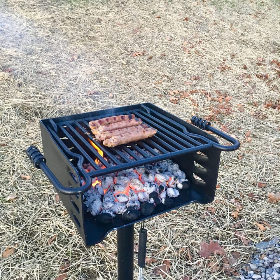 Park style, charcoal grill!
Bring your charcoal and food to grill! 
