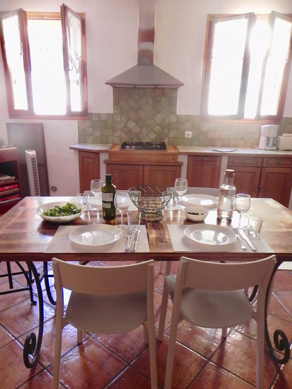 Open plan kitchen & living room.