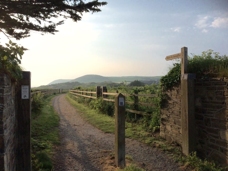 Walk to the beach, quiet lane and footpath