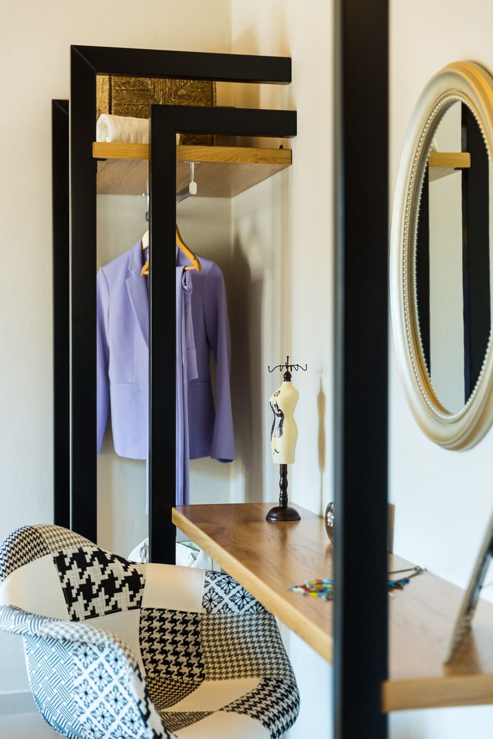 Dressing table of bedroom 3