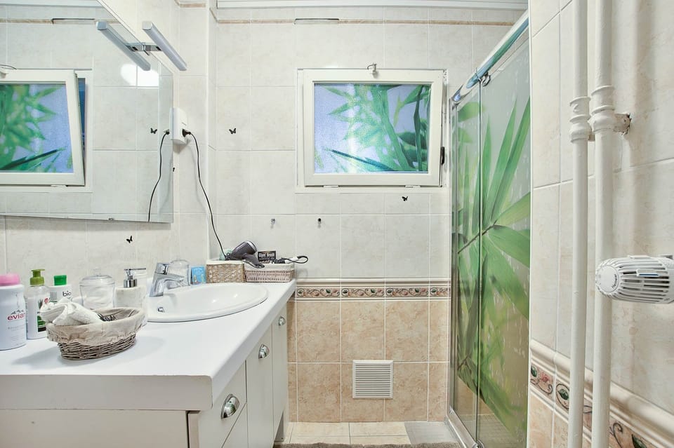 Une salle de bains privative avec tout le nécessaire !