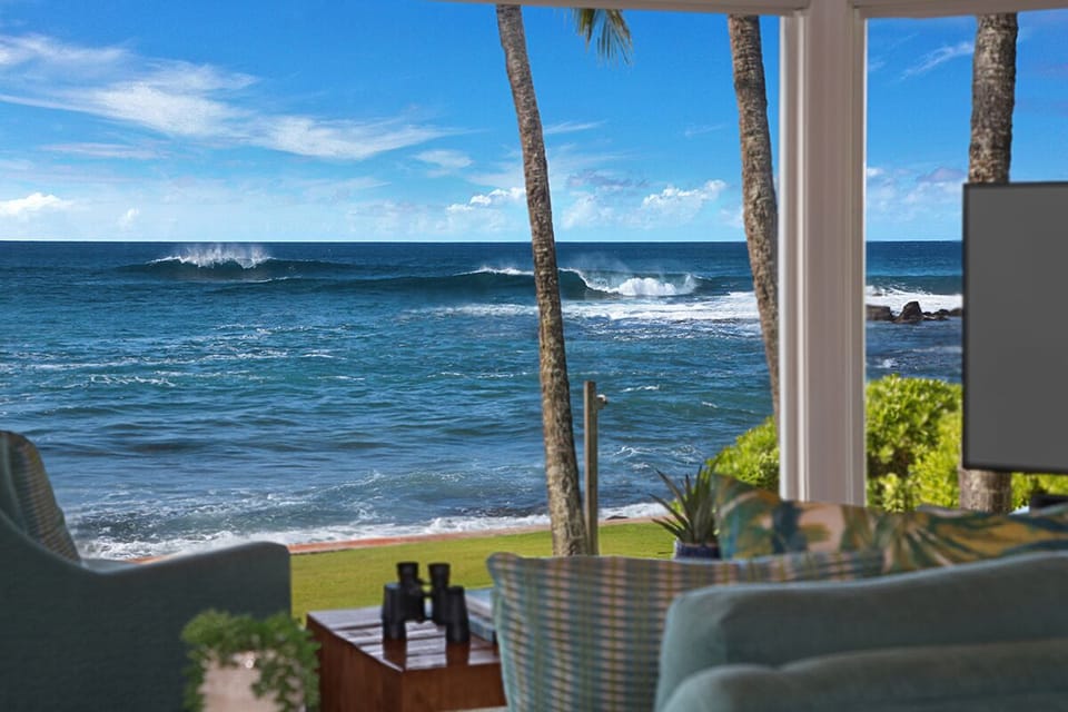 LIVING ROOM WITH OCEAN VIEW