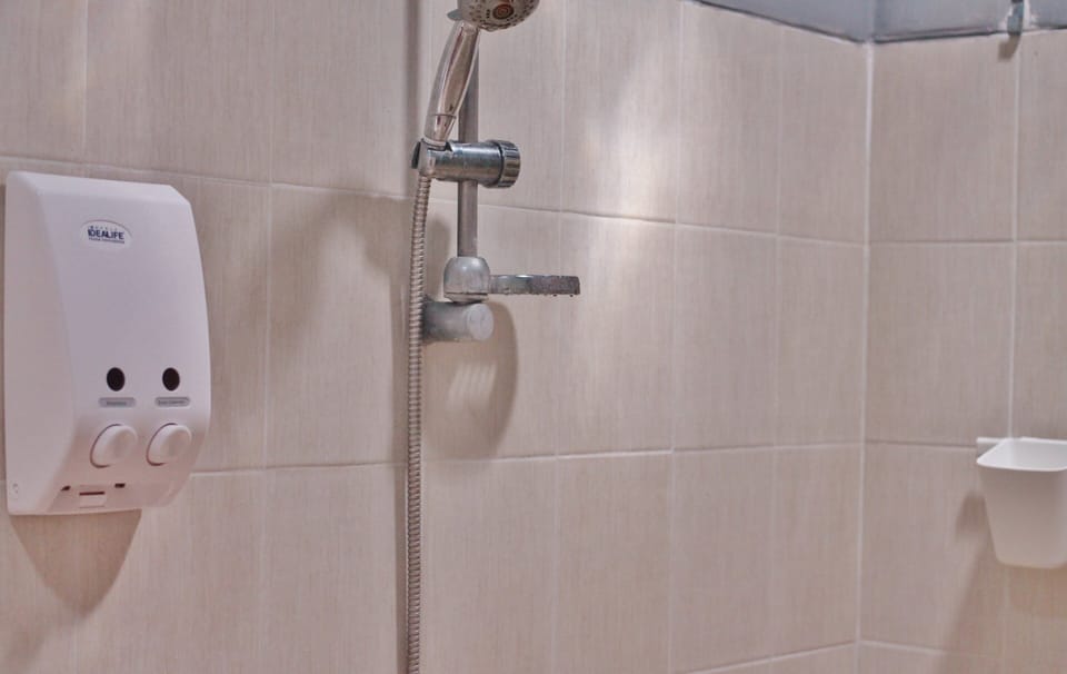 shower, body soap, shampoo