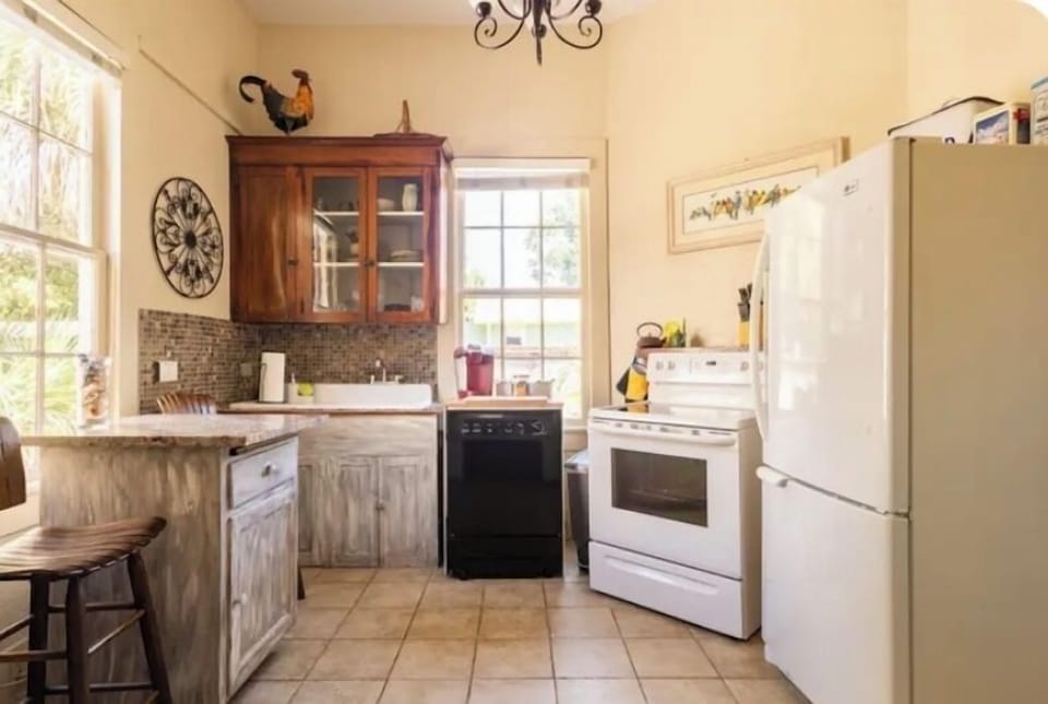 Kitchen fully equipped