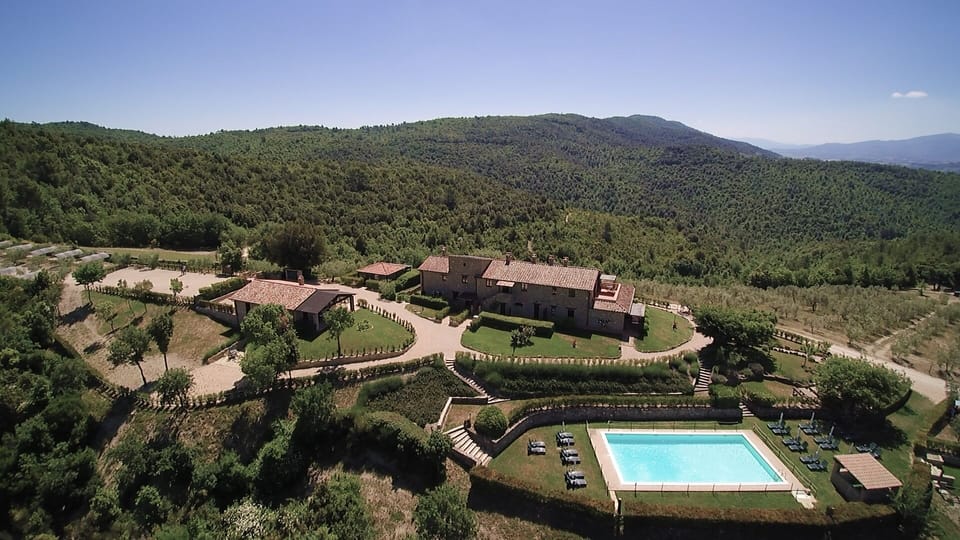 view of estate