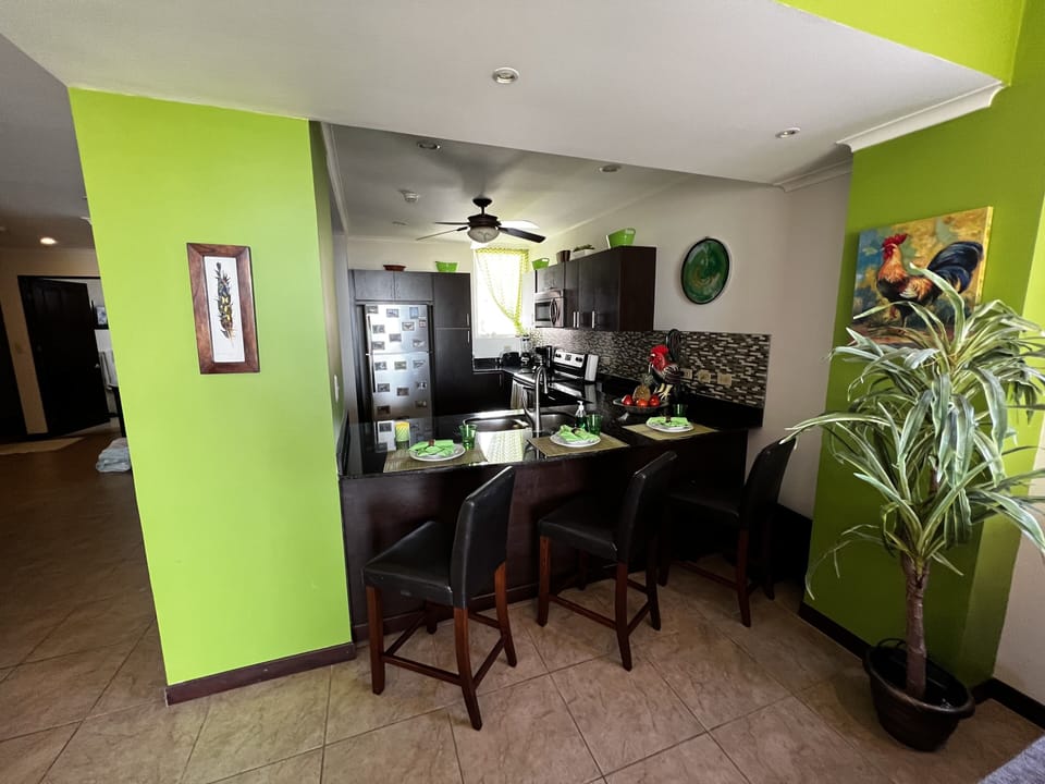 Kitchen bar