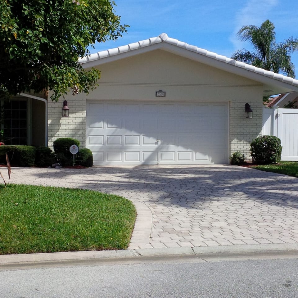 Large circular Driveway 