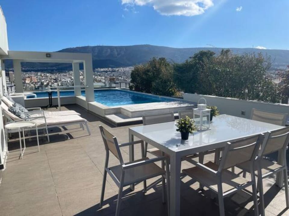 Roof garden and swimming pool relaxation