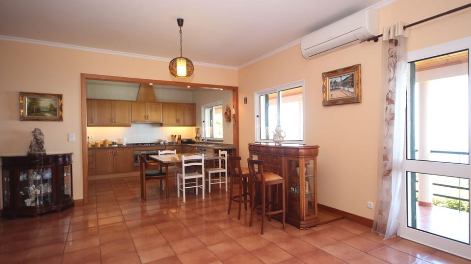 Well-equipped kitchen, designed for functionality  providing a perfect space for culinary creations and delightful moments. #AC#bigbalcony