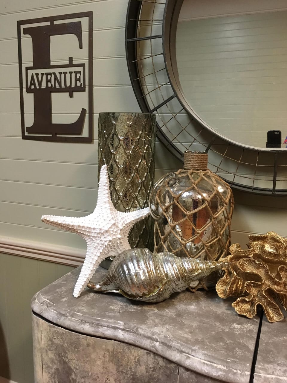 Upstairs decor reflects earthy elements.