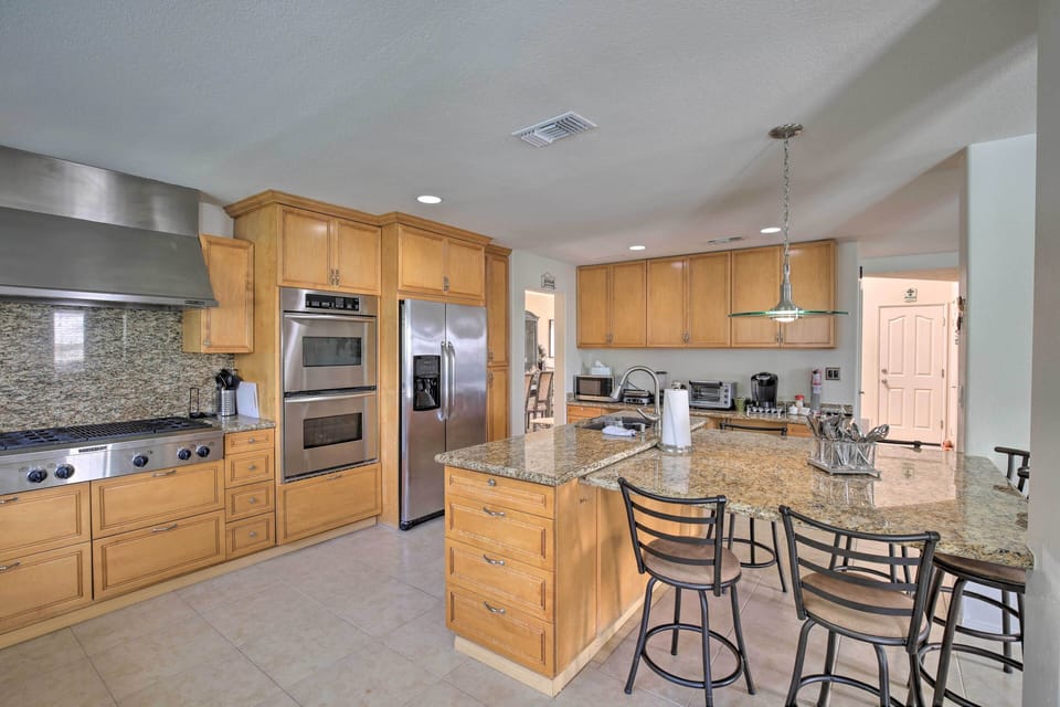 There's more than enough space for multiple cooks in the kitchen!