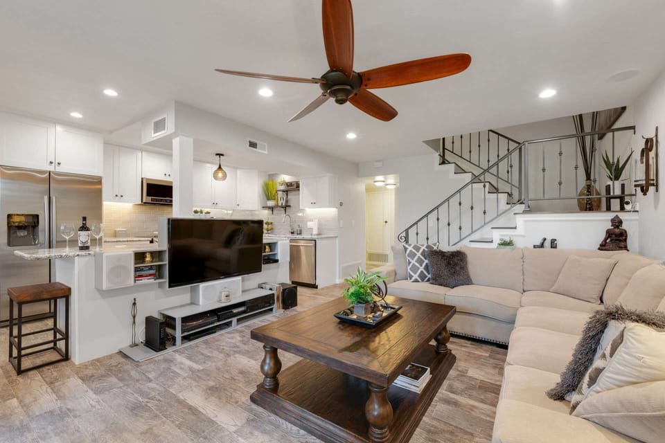 Fully renovated unit! New flooring, counters, Finishes, and appliances!