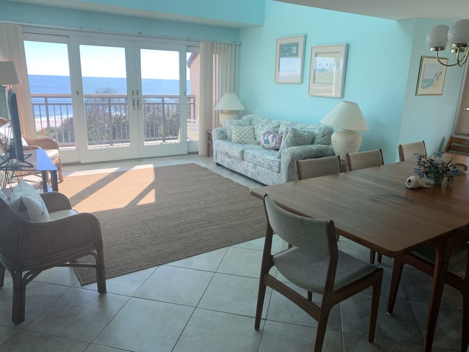 Great living room with beautiful ocean view
