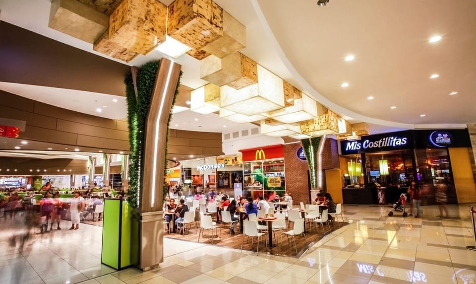 Estamos a 15 minutos de MALL AVENTURA PLAZA, a pie o en transporte público.