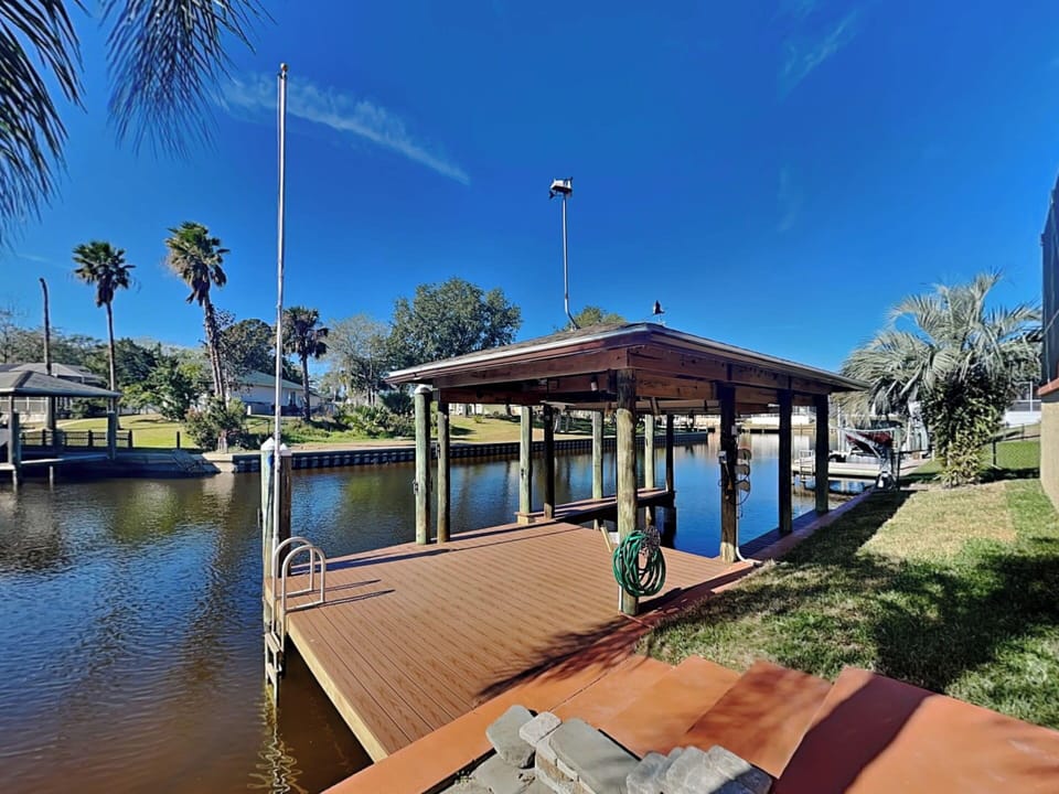 Private Dock - Bring your Boat!