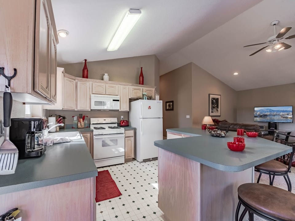 Full Kitchen