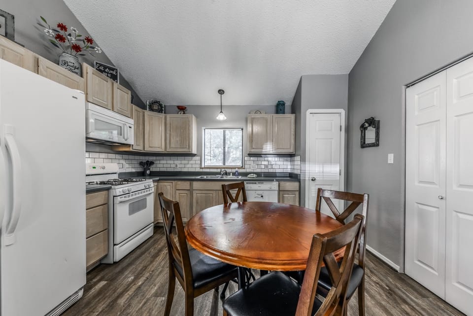 Kitchen and dining table with enough space for the family