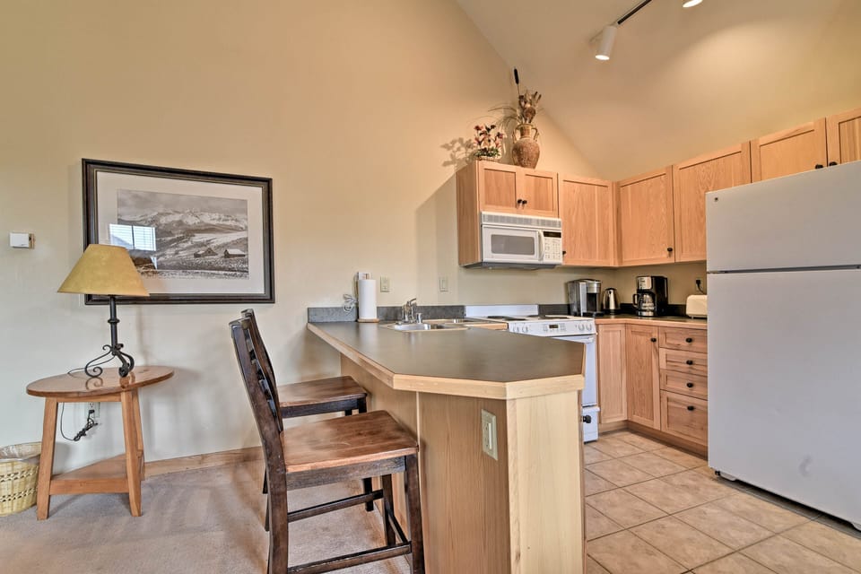 Kitchen | Coffee Makers | Toaster