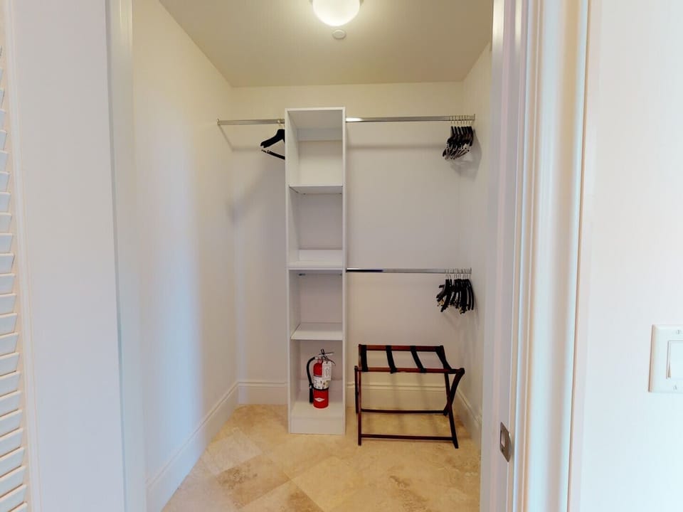 Residence #3825 - Master Closet