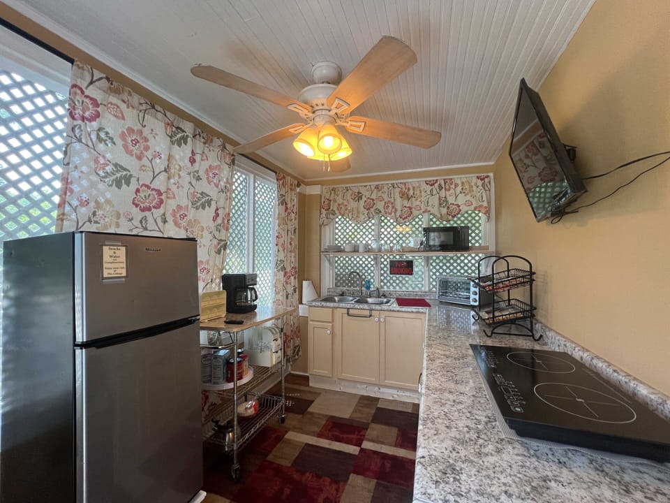 Kitchenette
