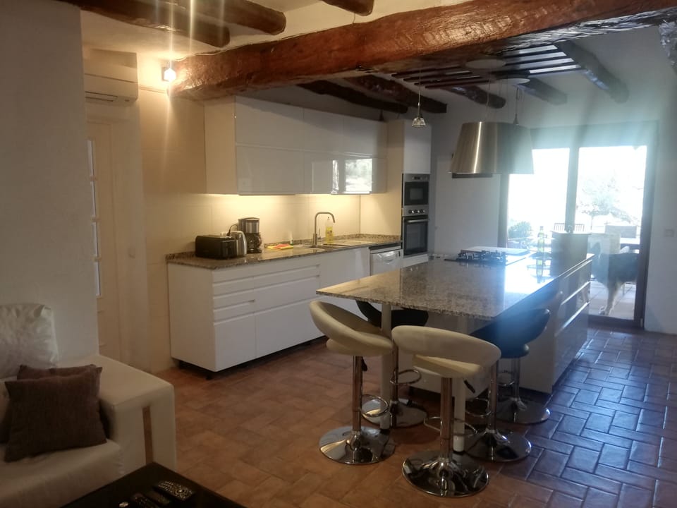 El-Figueral open plan with island