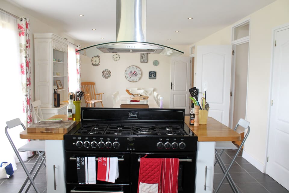 Cooker island looking through to dining area