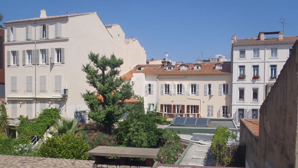 View to rear of property