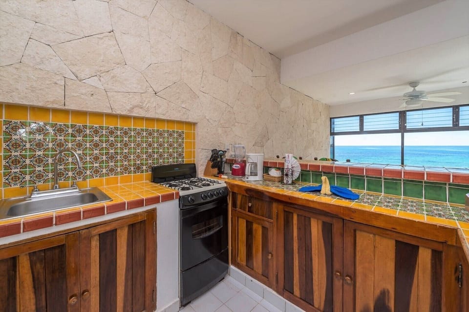 Kitchen - La Iguana condo 4, 1 bedroom Akumal vacation rental Akumal Mexico vacation rental