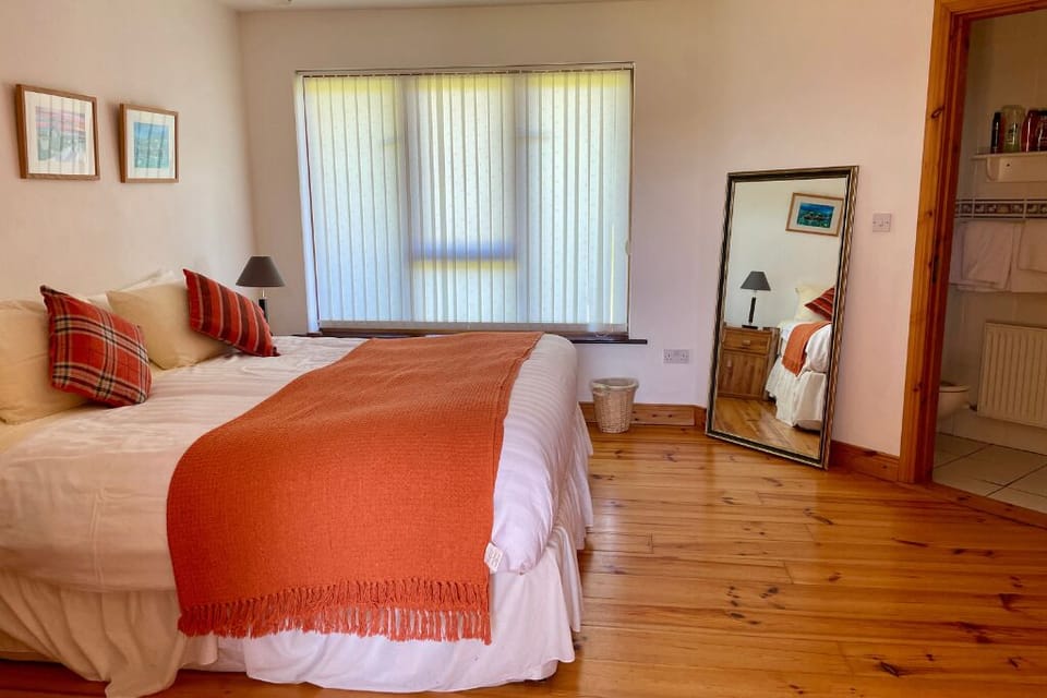 First Floor Bedroom with Mountain Views and Ensuite Bathroom
