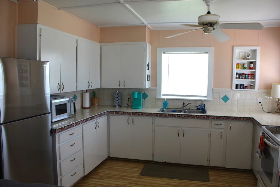 Spacious, fully equipped kitchen.