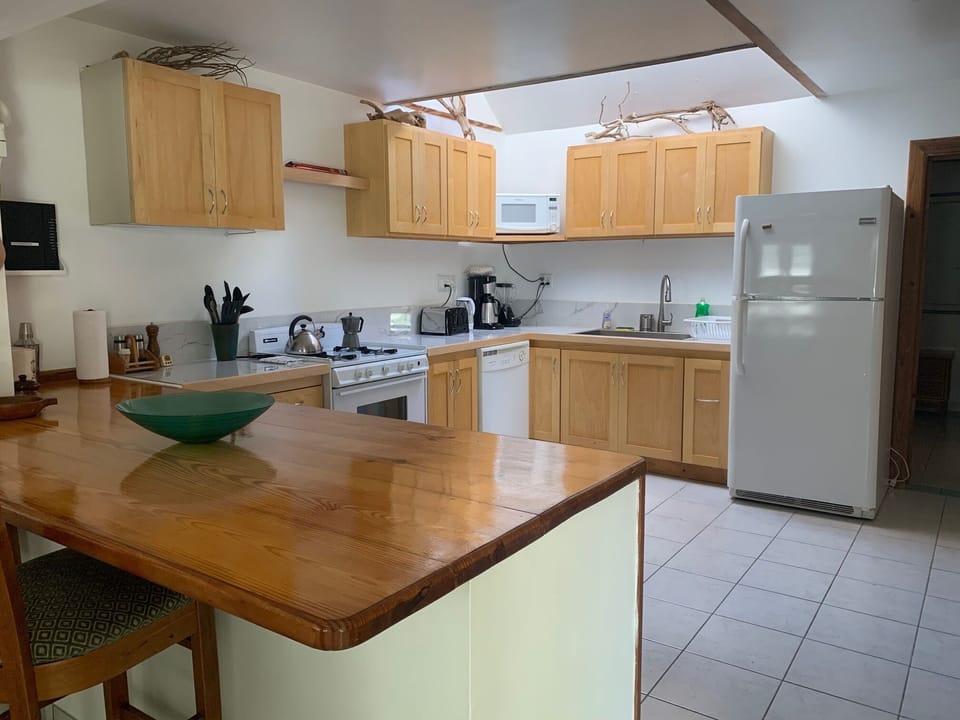 Well equipped  kitchen
