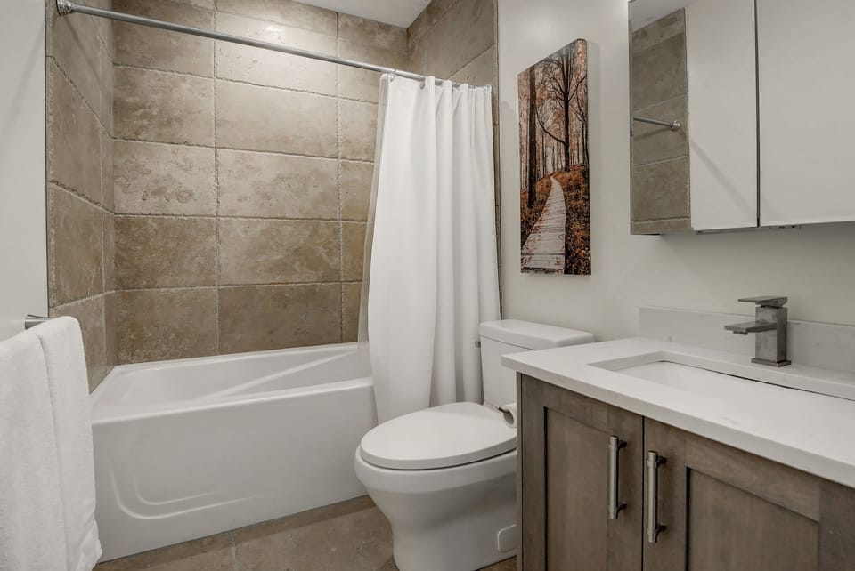 Second floor full bathroom.