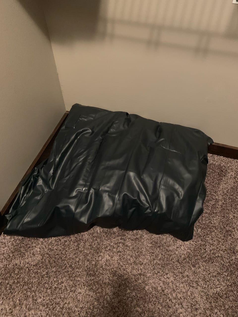 Extra inflatable queen mattress