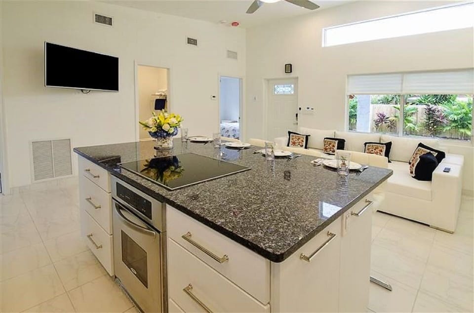 Self cleaning oven