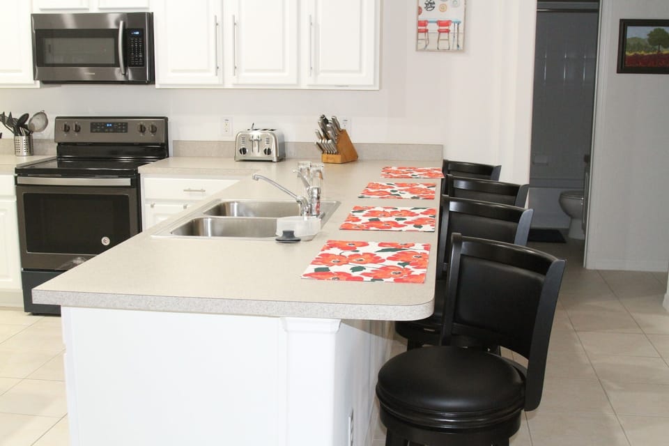 Kitchen bar counter