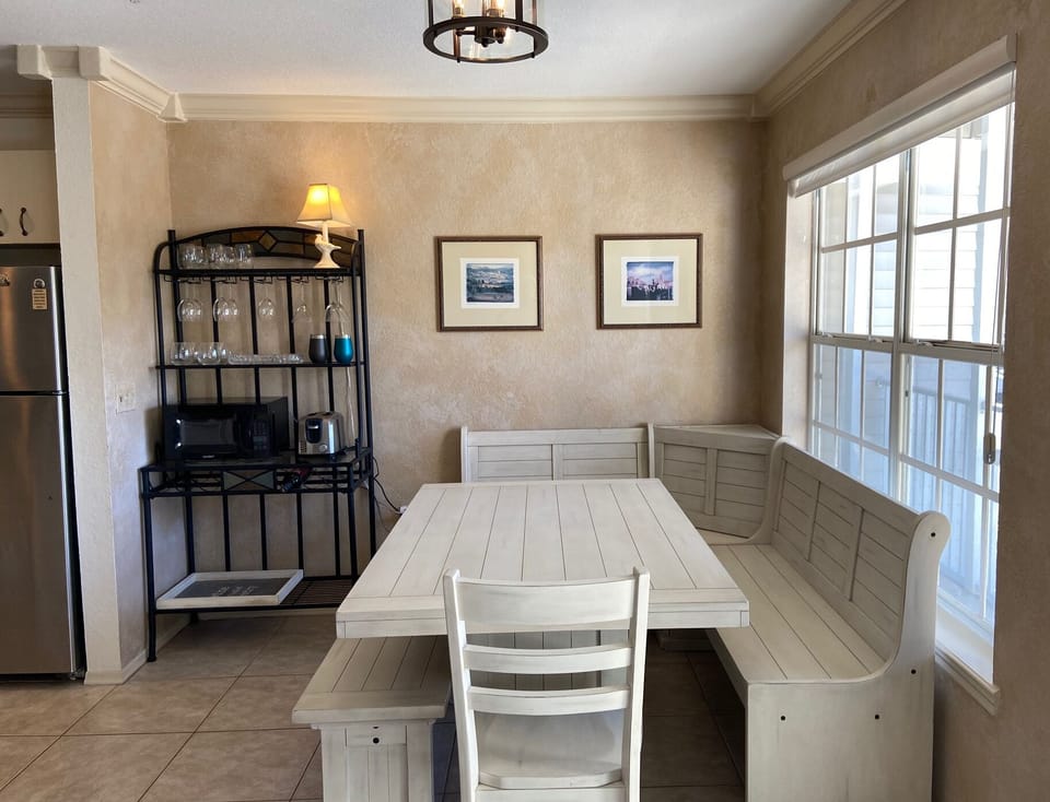 Kitchen nook