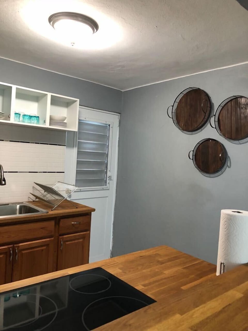 Electric cooktop and counter