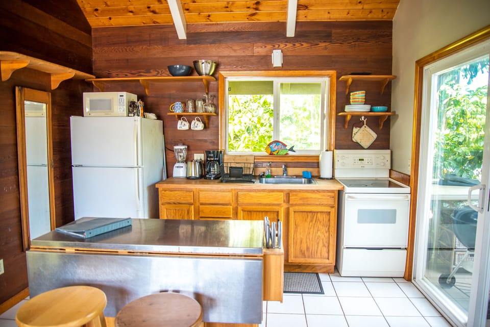 Full kitchen equipped with everything you should need