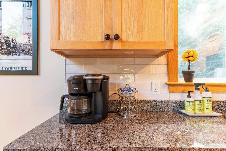 The Keurig Duo brews both regular coffee or takes pods