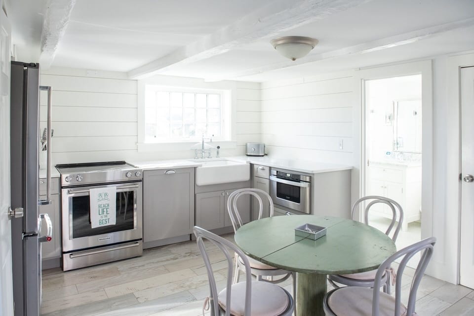 Newly renovated custom Kitchen