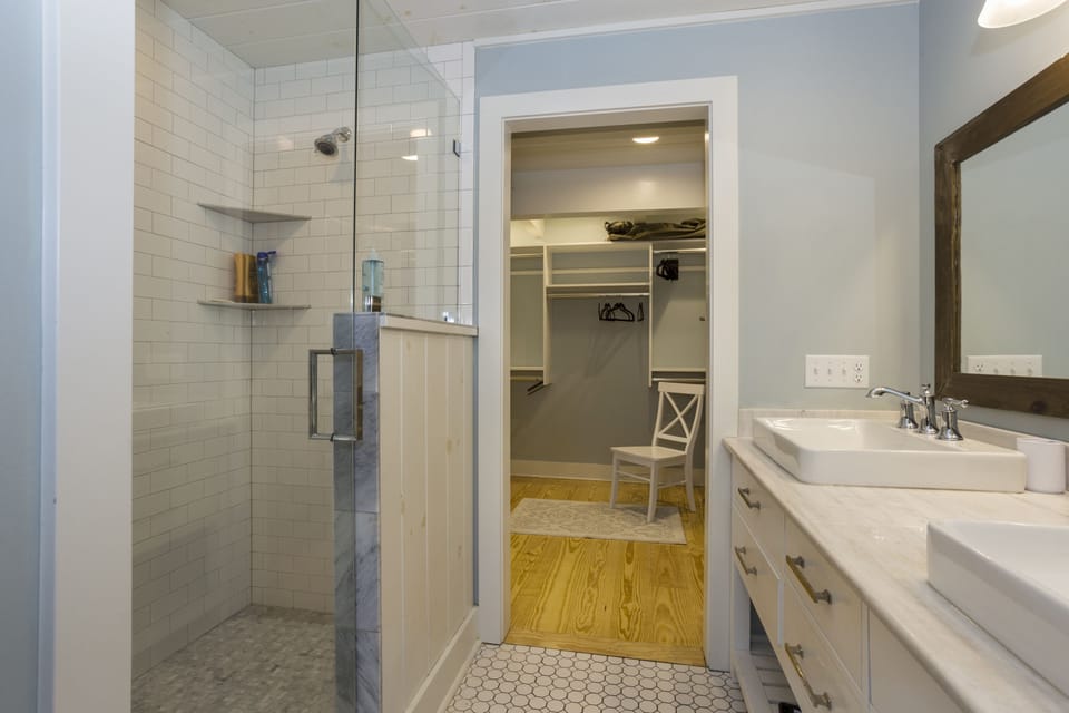 Master bathroom and walk in closet