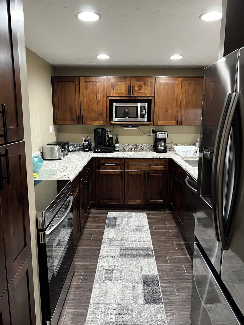 Kitchen Photo 2