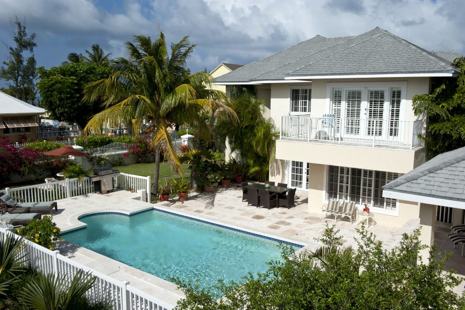 Western elevation overlooking 
Pool