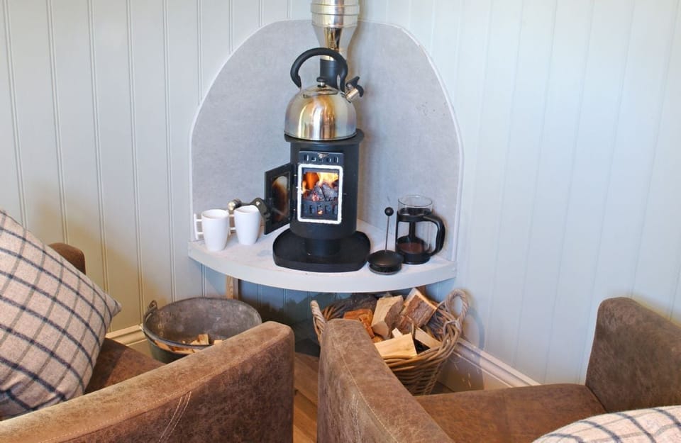 Compact yet effective wood burning stove