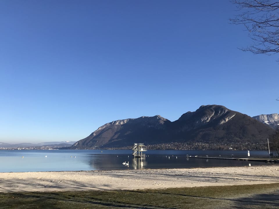 Saint Jorioz beach at 900m