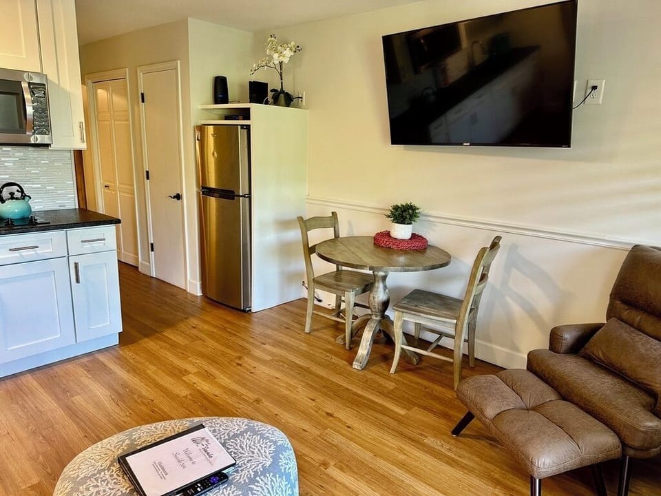 Living room - 55" smart tv