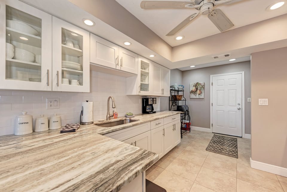 KITCHEN fully equipped